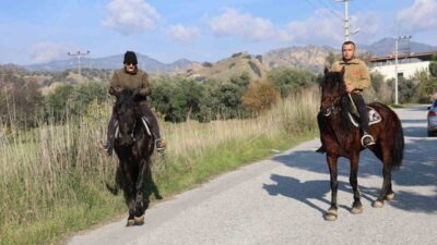 Onbaşıoğlu Ailesi, at yetiştiriciliğini dede mirası olarak sürdürerek, sabahları atlarıyla