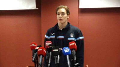 Trabzonspor'un genç kalecisi Onuralp Çevikkan, Vanspor FK'ya karşı 2-0'lık galibiyet