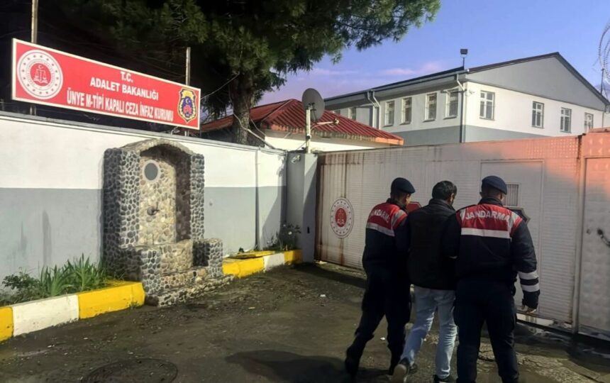 Ordu’da jandarma operasyonları: 31 şüpheliden 18’i tutuklandı, uyuşturucu ve kaçak malzeme ele geçirildi.