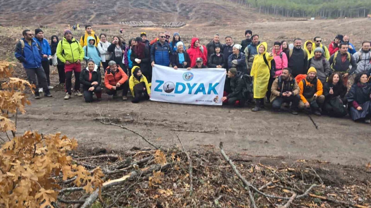 Zodyak Doğa Yürüyüşü Ekibi, Eskişehir'in Seyitgazi İlçesi'nde, yangında zarar gören