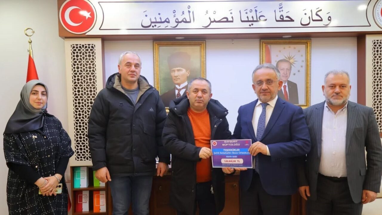 Bayburt Şehit Sebahattin Bozo Ortaokulu, İnsan Hakları ve Demokrasi Haftası'nda