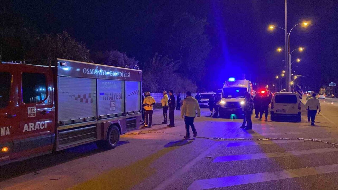 Osmaniye'de meydana gelen zincirleme trafik kazasında 1 çocuk dahil 2