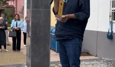 Osmaniye TOBB Fen Lisesi'nde 35 yıl boyunca öğretmenlik yapan Eray