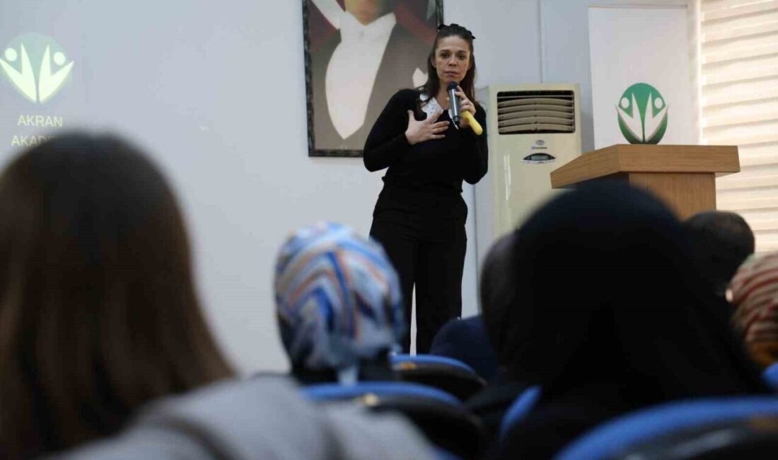 Sivas'ta Akran Akademi, otizme dikkat çekmek için "Normali Reddet" konulu