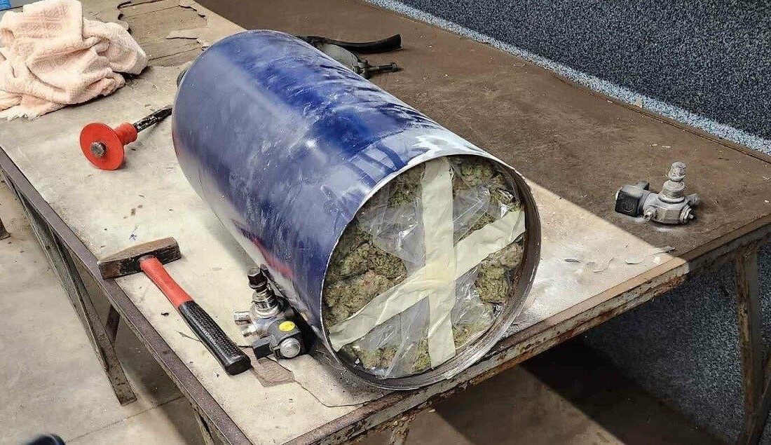 Bulgaristan Sınırından Türkiye’ye Uyuşturucu Taşıyan İki Araçta 70 Kilo Esrar Ele Geçirildi Kırklareli sınırında yapılan operasyonda, Bulgaristan plakalı iki otomobilde, oto gaz