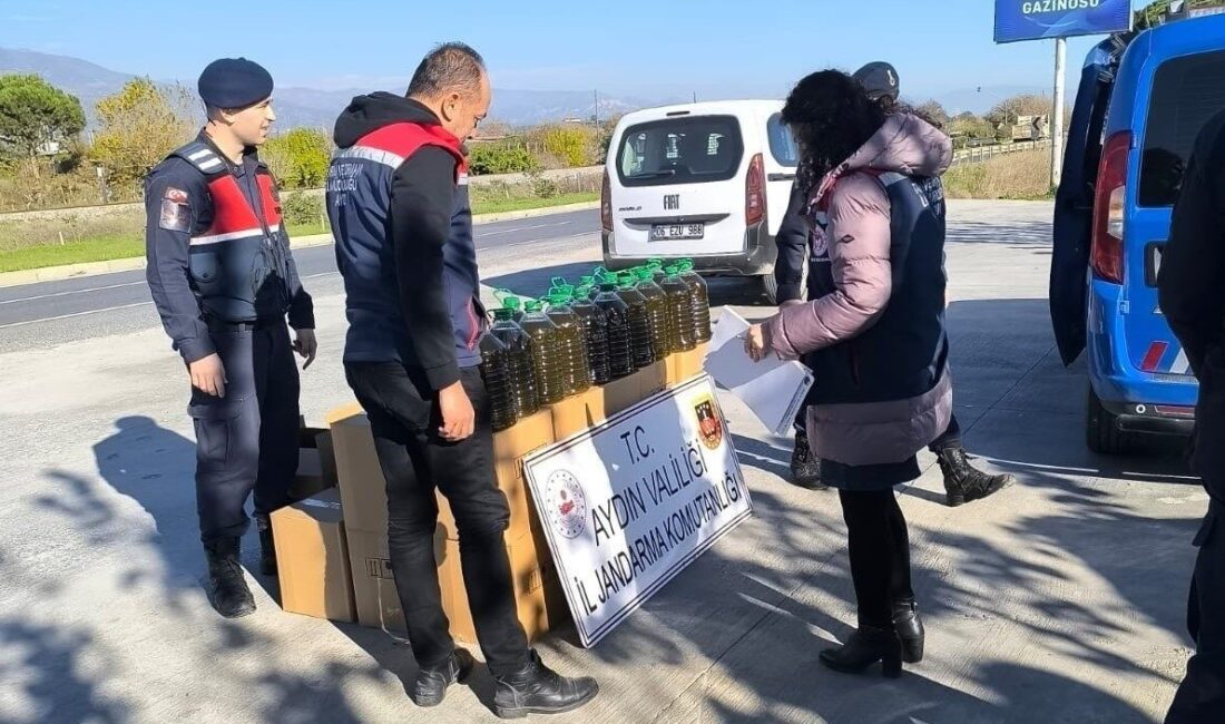 Aydın'ın Köşk ilçesinde jandarma, yol kontrolü sırasında bir otobüsün bagajında