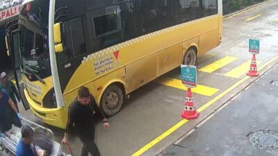 Kahramanmaraş'ta 17 yaşındaki M.A. özel halk otobüsünde fenalaşarak bayıldı. Sürücü