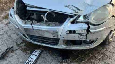 Konya'nın Karapınar ilçesinde bir otomobil ve SUV aracın çarpışması sonucu