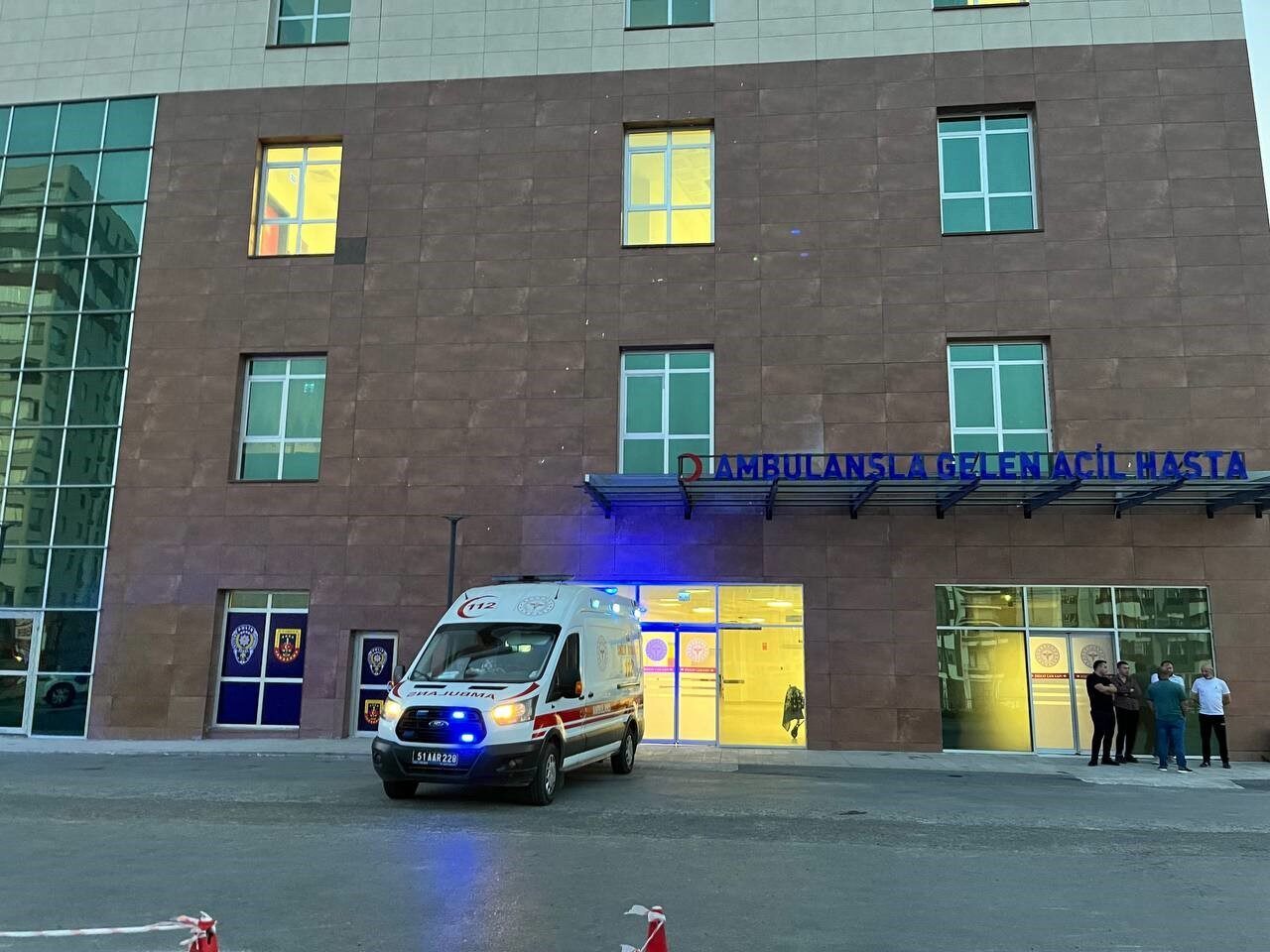 Niğde’de meydana gelen trafik kazasında bir kişi yaşamını yitirirken, üç kişi yaralandı