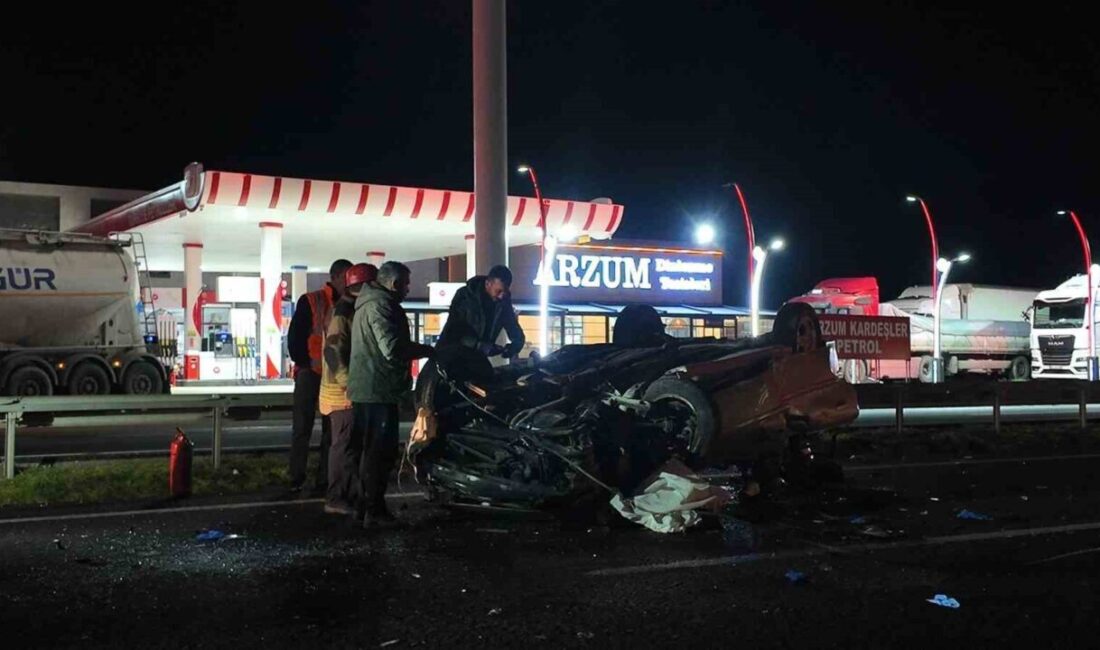 Ankara-Eskişehir Yolunda Trafik Kazası: 1 Ölü, 4 Yaralı Ankara-Eskişehir yolunda meydana gelen kazada Mert Özsöz'ün kullandığı otomobil, tıra