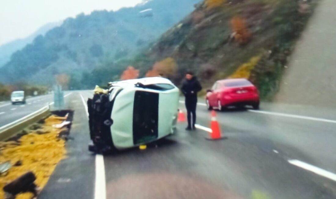 Adıyaman’da Yağmur Sonucu Kontrolden Çıkan Araçta 4 Kişi Yaralandı Adıyaman'ın Gölbaşı ilçesinde Yaşar Karaaslan yönetimindeki otomobil, yağmurlu yolda devrilerek