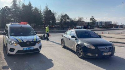 Karaman'da Hürriyet Mahallesi'nde motosiklet ile otomobilin çarpışması sonucu E.B. adlı
