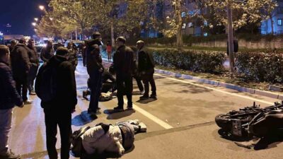 Tekirdağ Çorlu’da motosikletin otomobille çarpışması sonucu A.D. ve B.S. yaralandı.