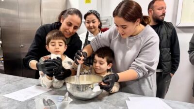 Sakarya Uygulamalı Bilimler Üniversitesi'nin Turizm Fakültesi'nde düzenlenen etkinlikte, özel gereksinimli