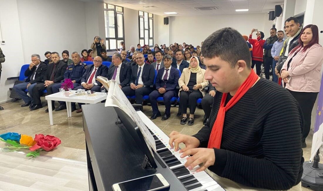 Mersin'in Erdemli ilçesinde 3 Aralık Dünya Engelliler Günü dolayısıyla düzenlenen