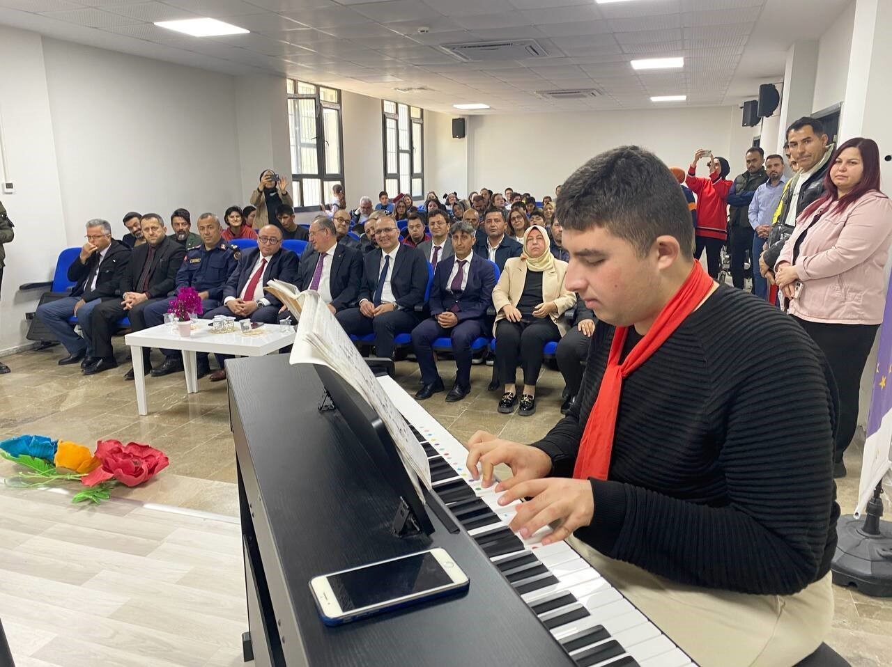 Mersin'in Erdemli ilçesinde 3 Aralık Dünya Engelliler Günü dolayısıyla düzenlenen