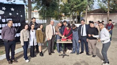 Manisa’nın Sarıgöl ilçesinde Engelliler Günü dolayısıyla düzenlenen etkinlikte, protokol üyeleri