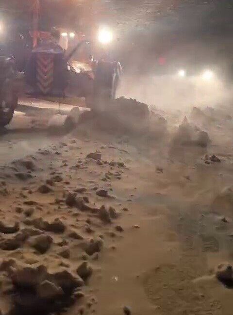 Erzurum Tekman Yolunda Kar Tipisine Mahsur Kalan Araçlar, Kurtarma Ekipleri Tarafından Güvenli Hale Getirildi Erzurum Tekman yolunda yoğun kar ve tipi nedeniyle mahsur kalan