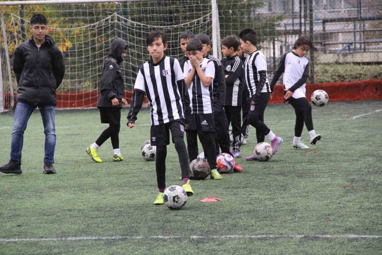 Denizli Pamukkale Beşiktaş Futbol Okulu, 15 ayda Beşiktaş'a 11 futbolcu
