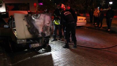 Aydın'ın Efeler ilçesinde, S.B.'ye ait park halindeki otomobil, bilinmeyen bir