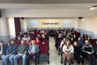 Alaşehir’de “Uzman Buluşmaları” Seminer Serisinin 5’incisinde Aile İçi İlişkilerin Psikolojik Gelişime Etkileri Ele Alındı