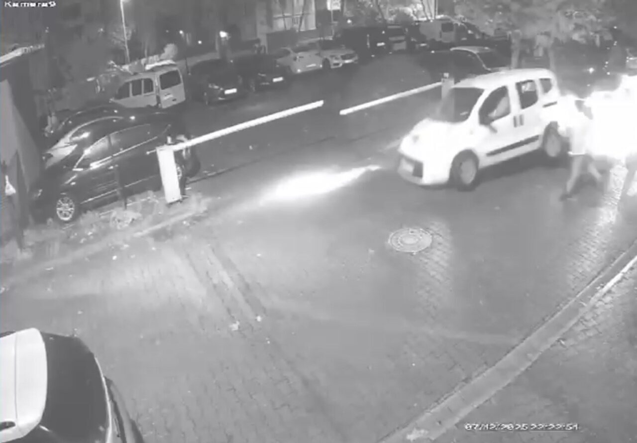 Pendik Kurtköy'de 7 Aralık'ta direksiyon hakimiyetini kaybeden sürücü, park halindeki