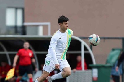 Performansıyla göz dolduruyor