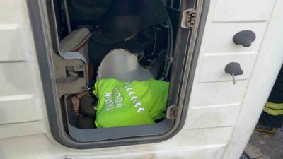 Tekirdağ'ın Ergene ilçesinde bir tır ve minibüsün karıştığı trafik kazasında