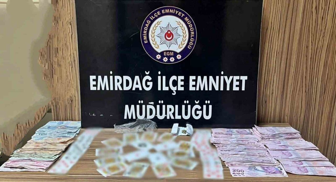 Afyonkarahisar’da kumar operasyonu: 6 kişi gözaltında, ceza toplamı 270 bin lira!