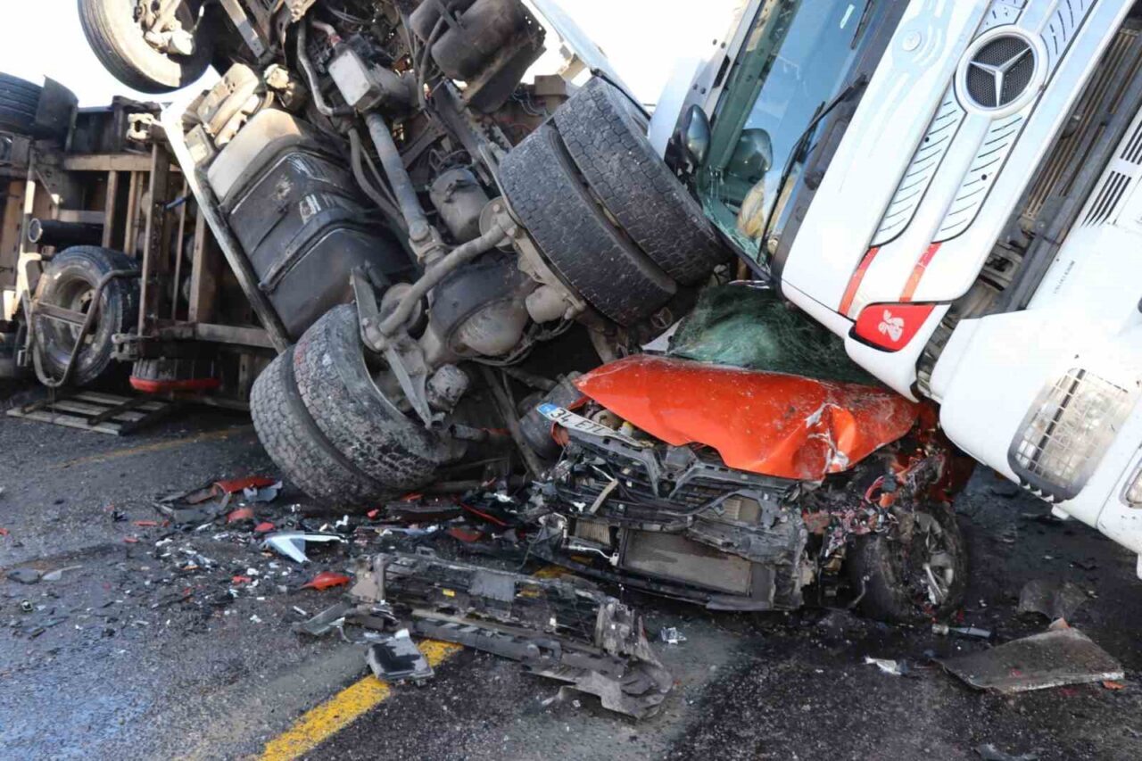 Ardahan'ın Posof ilçesinde Ilgar Dağı'nda meydana gelen kazada, aşırı buzlanma