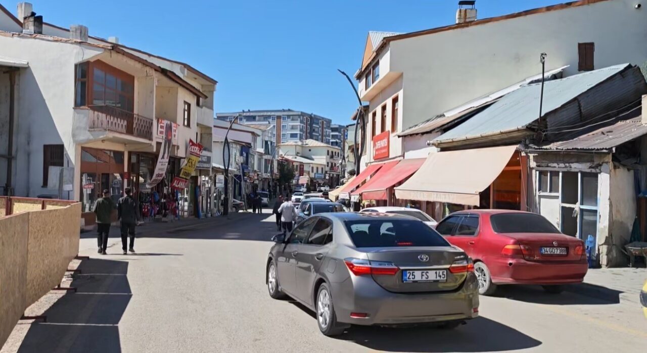 Tunceli'nin Pülümür ilçesinde 4.2 büyüklüğünde bir deprem meydana geldi. Afet