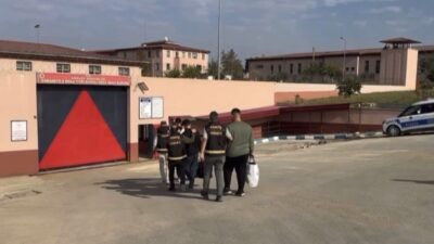 Osmaniye'de husumetlileri tarafından pusuya düşürülen bir kişi, silahın tutukluk yapması