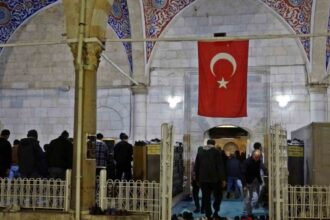 Regaip Kandili’nde Antalya Camileri Dolduruldu, Vatandaşlar Dua Etti