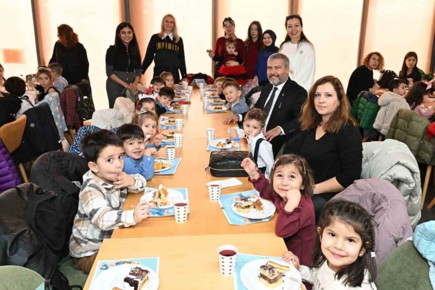 Anadolu Üniversitesi Rektörü Prof. Dr. Yusuf Adıgüzel, Eskişehir’deki Kreş ve Gündüz Bakımevi öğrencileriyle buluştu.