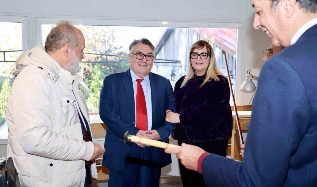 Zonguldak Bülent Ecevit Üniversitesi Rektörü, Çalgı Yapım Atölyesini Ziyaret Etti Zonguldak Bülent Ecevit Üniversitesi Rektörü Prof. Dr. İsmail Hakkı Özölçer