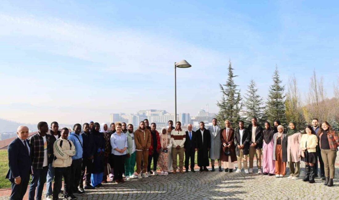 Düzce Üniversitesinde eğitim gören 23 Ruandalı öğrenci, Rektör Prof. Dr.