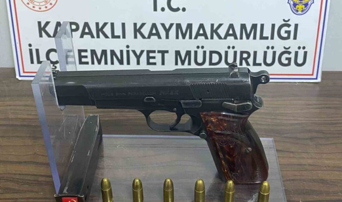 Kapaklı'da gerçekleştirilen bir polis operasyonunda, ruhsatsız silah bulunduran iki kişi