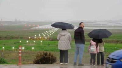 Pendik'teki sosyal medya fenomeni "uçak izleme noktası", Sabiha Gökçen Havalimanı'na