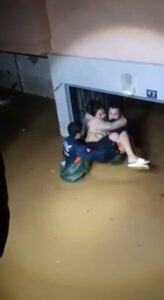 Alanya'da dün akşam etkili olan sağanak yağış, su baskınlarına yol