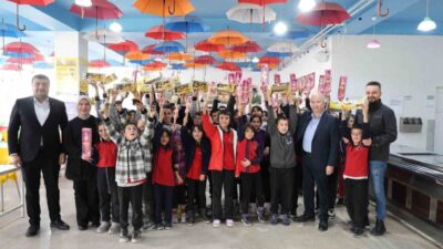 Adana'nın Kozan ilçesinde, sağlık çalışanları Şehit Mehmet Oflaz Yatılı Bölge