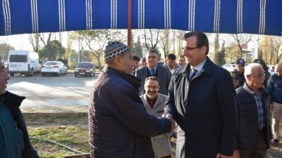 Manisa'nın Salihli Kaymakamı Ali Güldoğan, Sarıpınar Mahallesi'ni ziyaret ederek vatandaşlarla