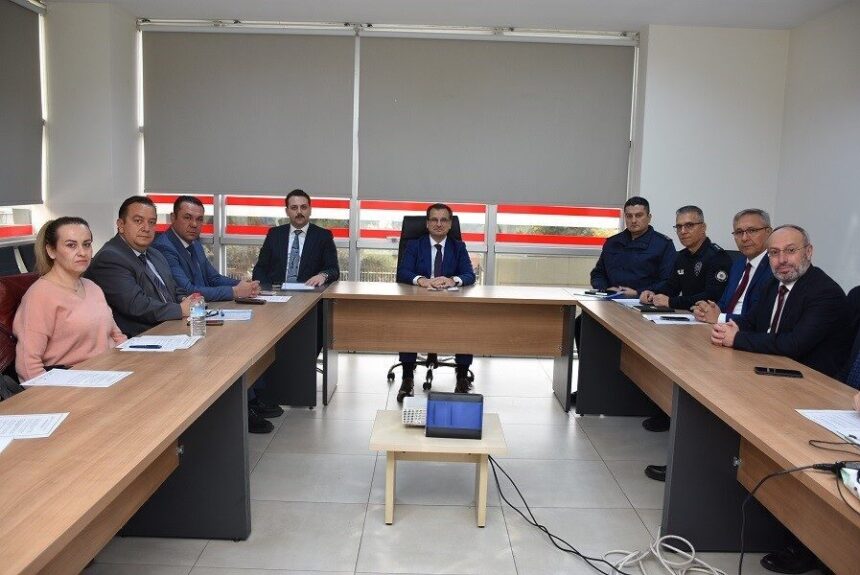 Manisa’nın Salihli ilçesinde bağımlılıkla mücadele toplantısı Kaymakam Ali Güldoğan başkanlığında yapıldı.