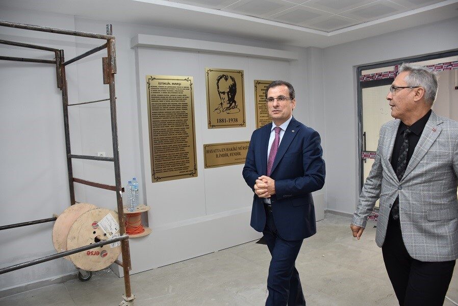 Salihli ilçesinde, hayırsever Prof. Dr. Veli Kemal Ceylan'ın yaptırdığı 8