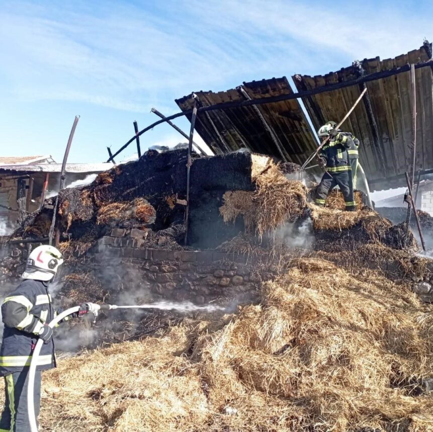 Çameli’nde Samanlıkta Yangın Çıktı, Hızla Kontrol Altına Alındı
