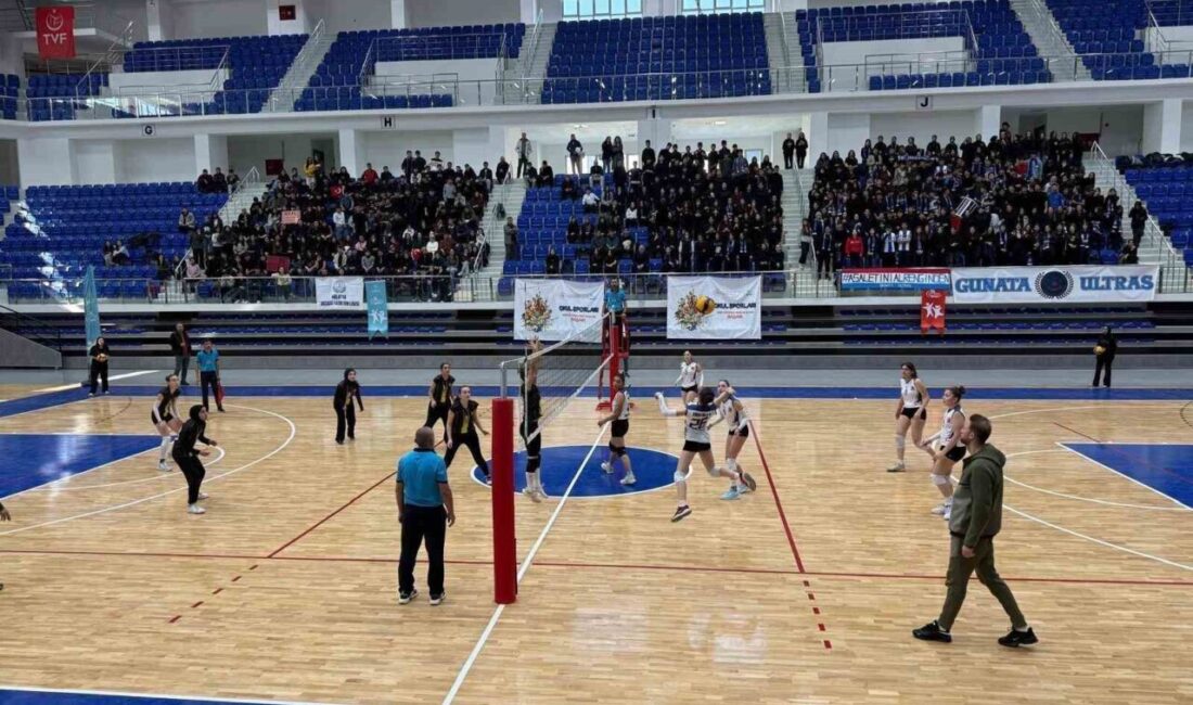Malatya'da gerçekleştirilen Liseler Genç Bayan Voleybol İl Şampiyonası’nda Şehriban Günata