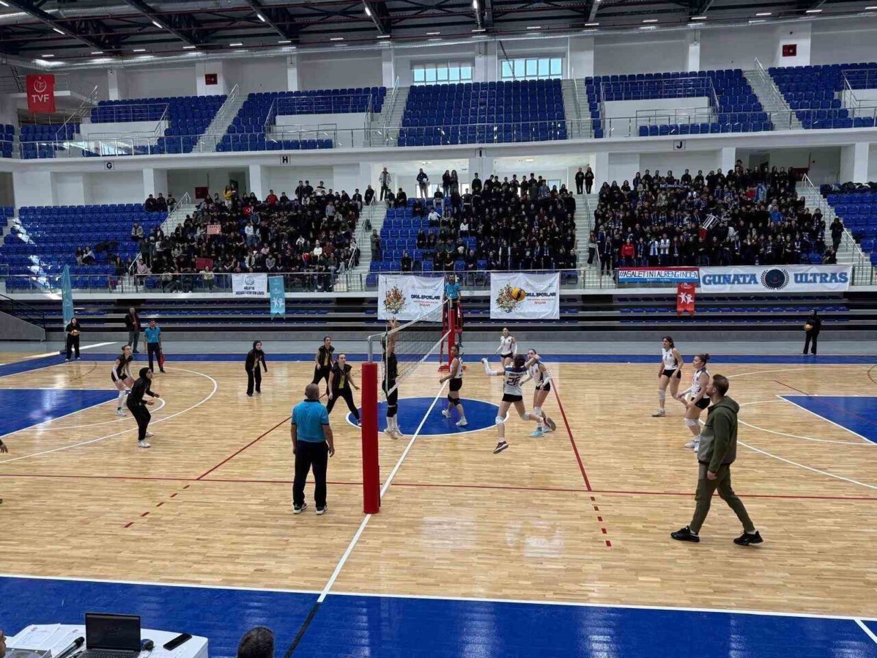 Malatya'da gerçekleştirilen Liseler Genç Bayan Voleybol İl Şampiyonası’nda Şehriban Günata