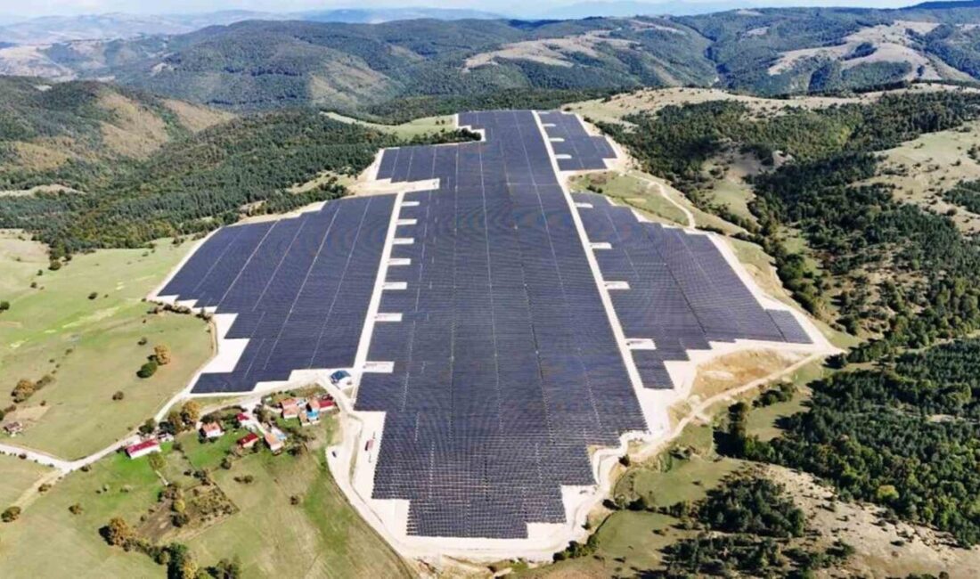 Samsun Büyükşehir Belediyesi, Güneş Enerji Santralleri ile Elektrik İhtiyacını Karşılayarak 285 Milyon TL Tasarruf Etti Samsun Büyükşehir Belediyesi, üç güneş enerjisi santralinden elde ettiği elektrikle