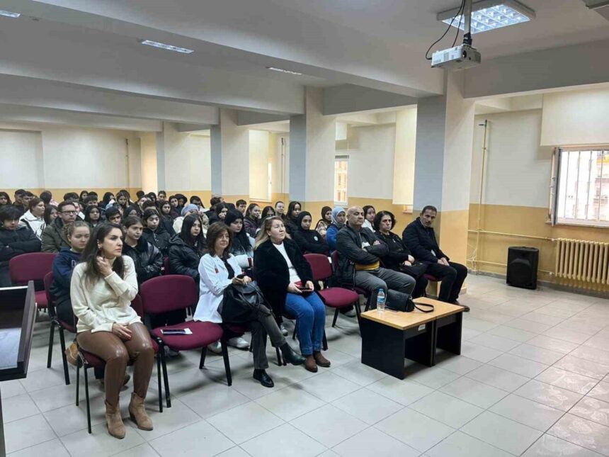 Samsun’da Kariyer Eğitim Programı ile Öğrencilerin Gelişimine Yönelik Faaliyetler Sürüyor