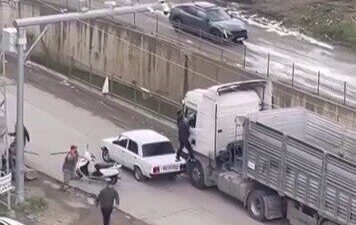 Samsun'un Atakum ilçesinde iki kişi, tartışma sonrası tır şoförüne sopayla