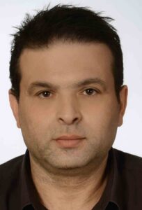 Samsun'un Tekkeköy ilçesindeki bir mobilya dükkanında çalışan Lütfi Kara (46),